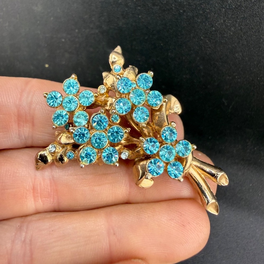 Vintage Rhinestone Brooch Aqua Blue Gold Tone Flower